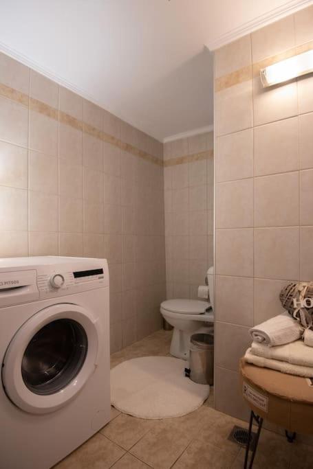 Lovely,Central, Spacious 2-Bedrooms Apartment Pireu Exterior foto