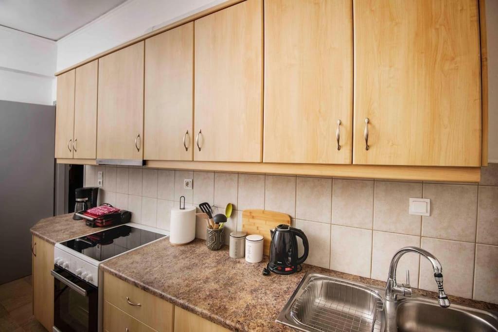 Lovely,Central, Spacious 2-Bedrooms Apartment Pireu Exterior foto